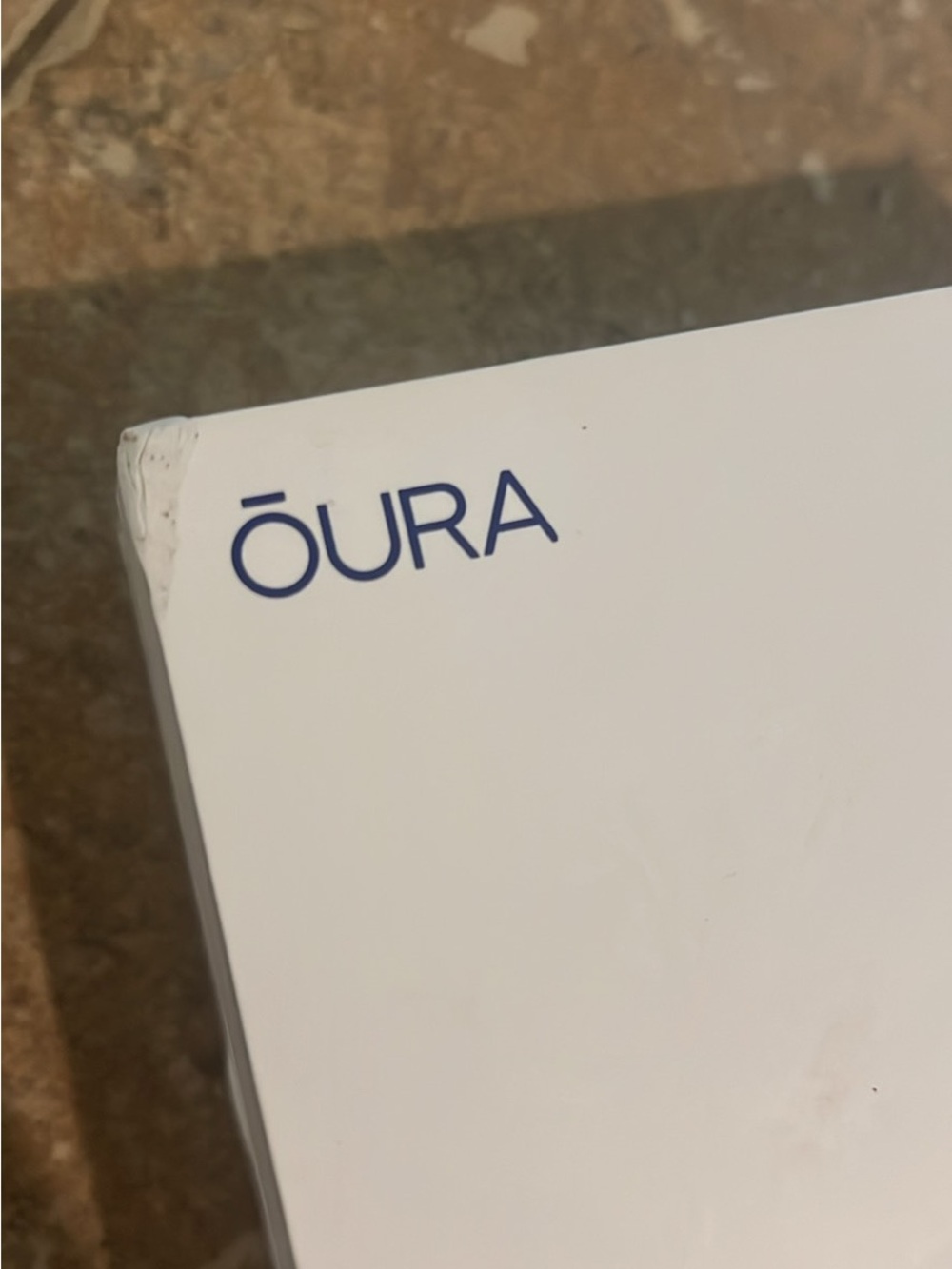 Oura Smart Ring Gen3 in Gloss Black - Picture 2 of 9
